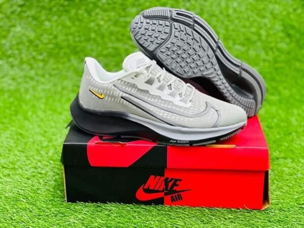 ReeWalk Nike Air premium Men's Sports Shoes - Image 3