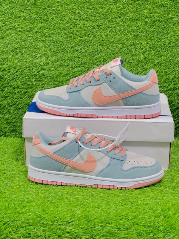 Nike SB Dunk Low Rocket Sneakers